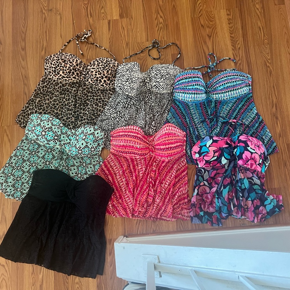 Set of 7 women’s size XL tankini tops!